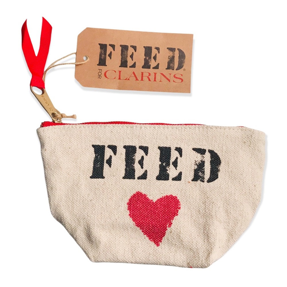 NEW FEED Travel Bag with Heart - Picture 1 of 6